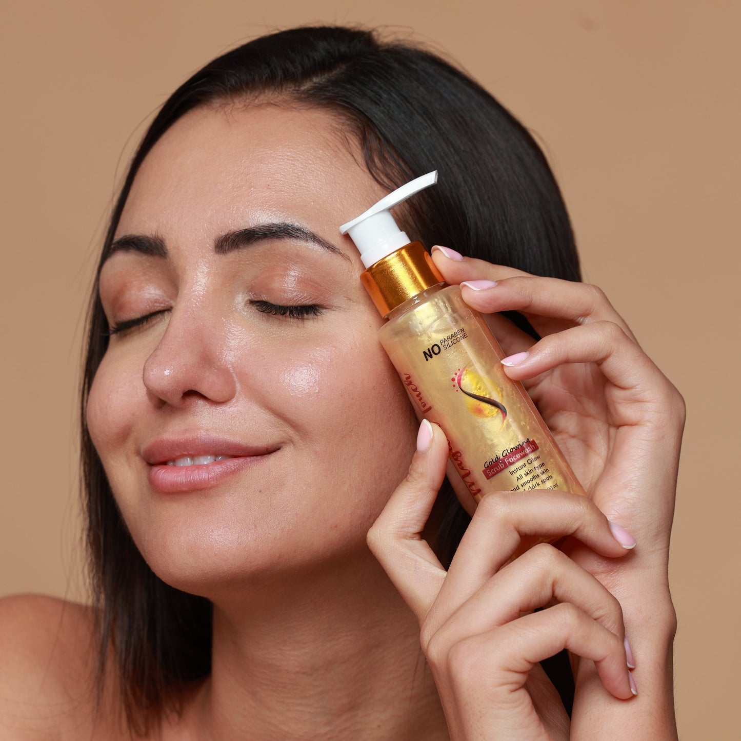 GOLD GLOWING FACEWASH FACEWASH magicaltouch